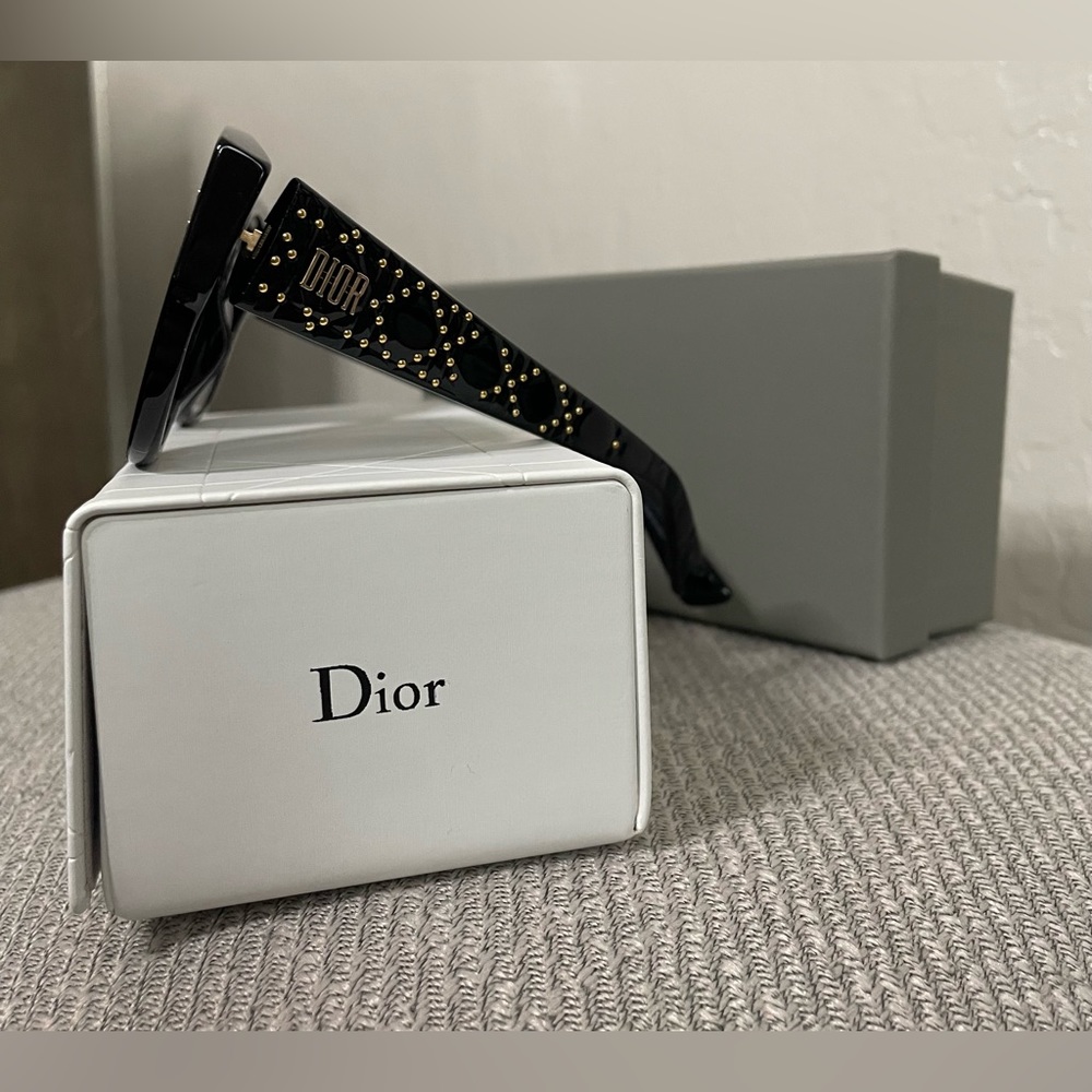 🎉HP🎉New! Dior Lady Dior Studs 54MM Black/Gold Sunglasses✨ Case, Box & Cloth - Picture 13 of 16